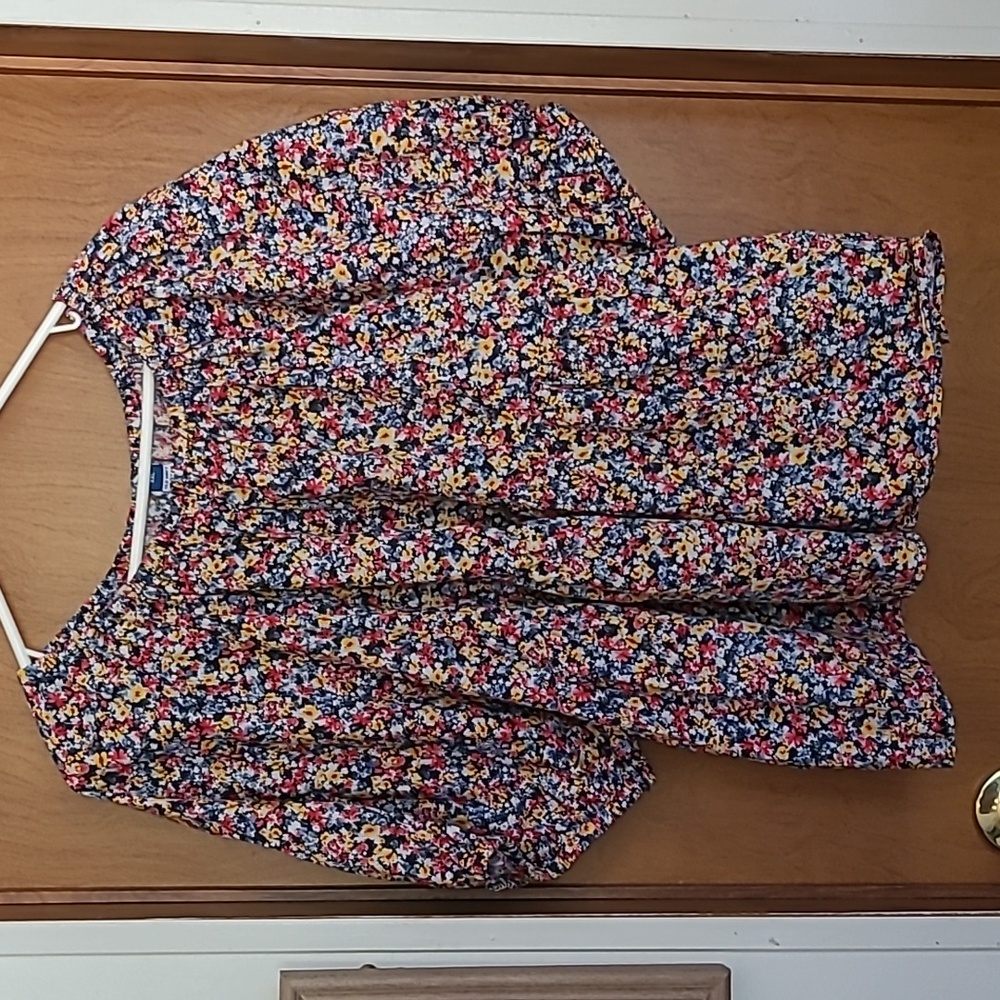 Old Navy size XXL floral top